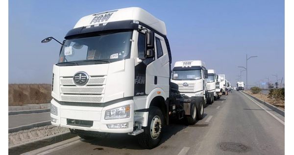 Faw J6P 420HP Tractor Head Price: 36000-39000 USD